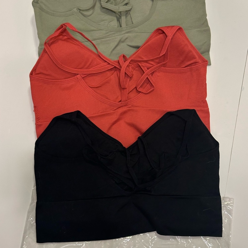 Criss Cross Back Padded Cropped Sport Bras - Picture 2 of 4